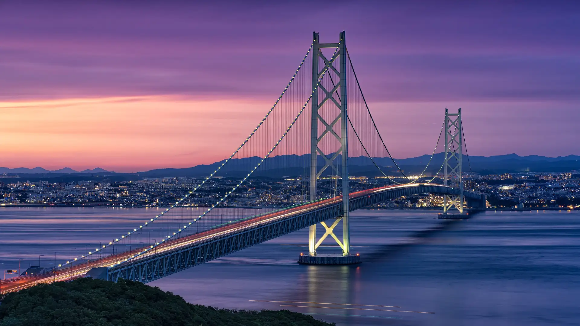 Akashi Kaikyo Bridge at Sunset Scenery