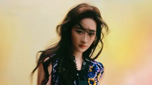 2500x1406 Desktop Wallpaper - 刘亦菲暖色光影花卉背心写真电脑壁纸