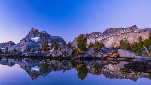 6000x3375 Desktop Wallpaper - 班纳峰与千岛湖倒影4K电脑壁纸