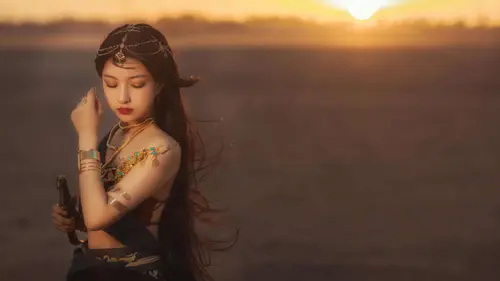 7281x4096 Desktop 人像摄影 Wallpaper - 异域风情美女日落大漠电脑壁纸4K