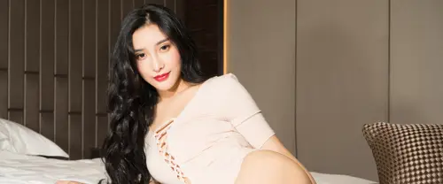 3840x1600 Ultrawide Wallpaper - 温柔优雅长发女子室内写真超宽屏壁纸
