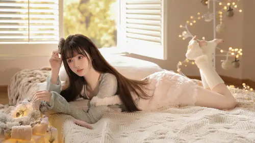 3840x2160 Desktop 人像摄影 Wallpaper - 温馨居家少女写真