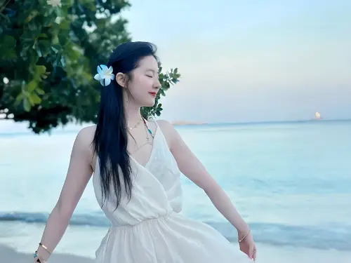 4500x3375 Desktop Wallpaper - Liu Yifei White Dress Seaside Portrait 4K Wallpaper