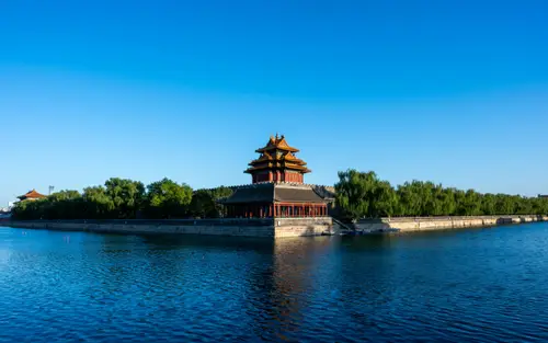 5120x3200 Desktop 城市建筑 Wallpaper - 北京故宫角楼晴空护城河4K电脑壁纸