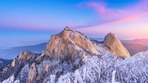 3840x2160 Desktop Wallpaper - 韩国北汉山国家公园雪覆岩峰与粉紫云霞