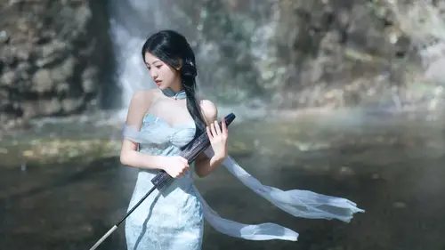 7680x4320 Desktop Wallpaper - 瀑布溪流背景撑伞古风美女8K电脑壁纸