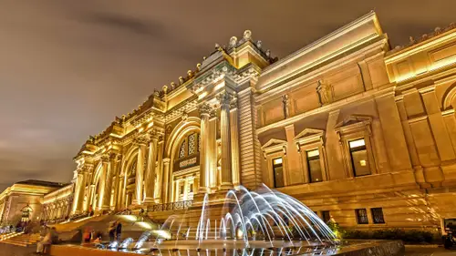 4932x2774 Desktop Wallpaper - 大都会艺术博物馆夜景建筑 4K电脑壁纸