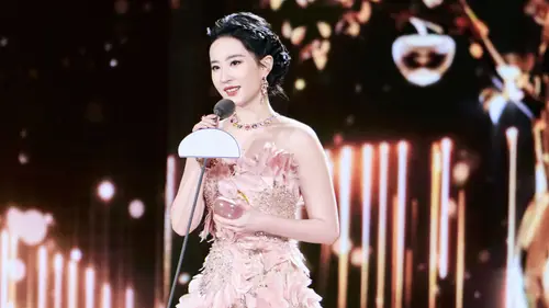 1920x1080 Desktop Wallpaper - 刘亦菲粉色羽饰礼服舞台演讲电脑壁纸