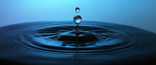 3840x1600 Ultrawide Wallpaper - 蓝色水滴涟漪微距超宽屏壁纸