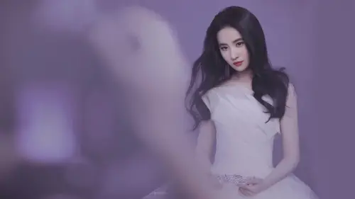 2560x1440 Desktop Wallpaper - 刘亦菲白色礼服紫色花影写真电脑壁纸