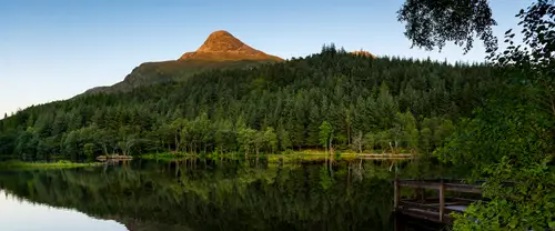 3840x1600 Ultrawide Wallpaper - 林间湖泊与山峰清晨超宽屏壁纸