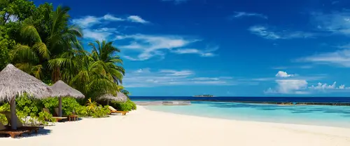 3840x1600 Ultrawide Wallpaper - 热带海岛沙滩与椰树超宽屏壁纸